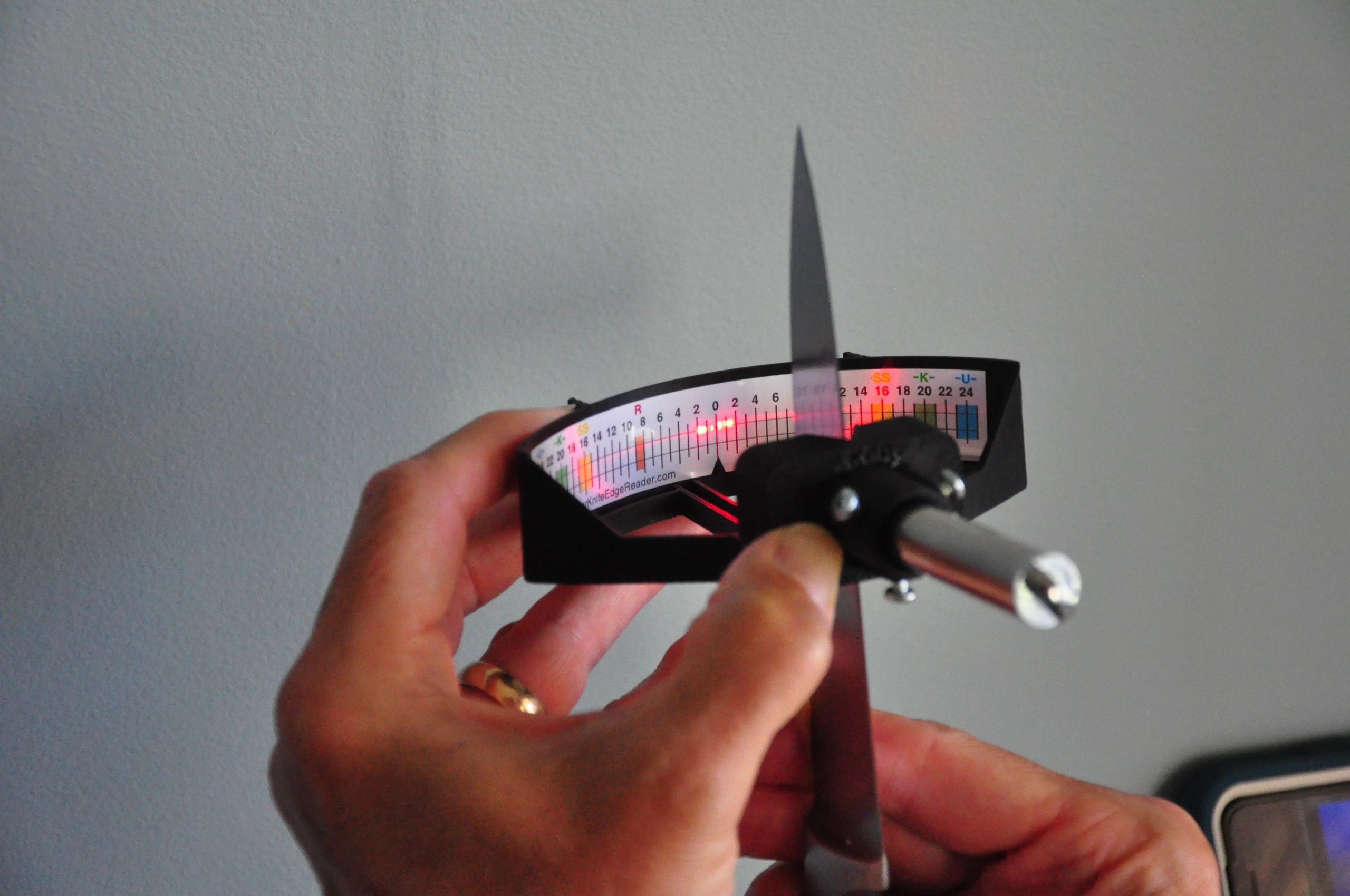 Sharpener LASER KNIFE EDGE READER